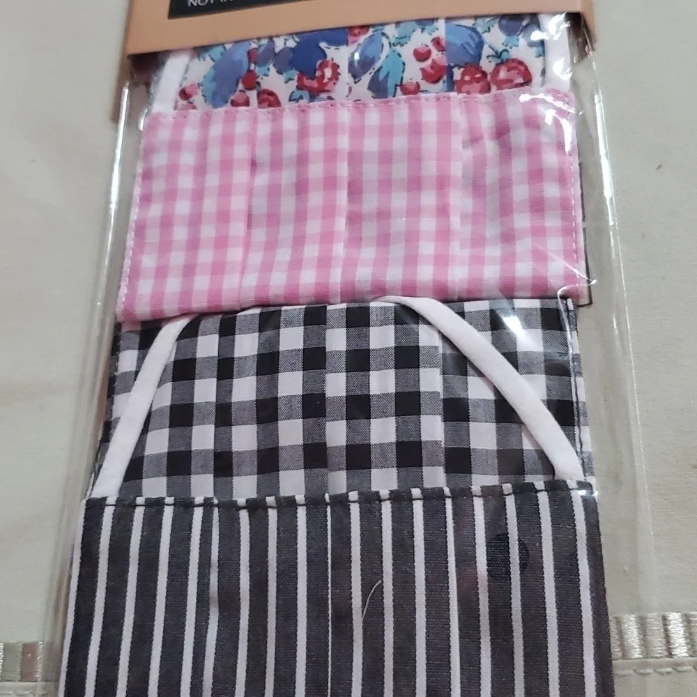 🍋NWT 2 PACK REVERSIBLE FACE MASK